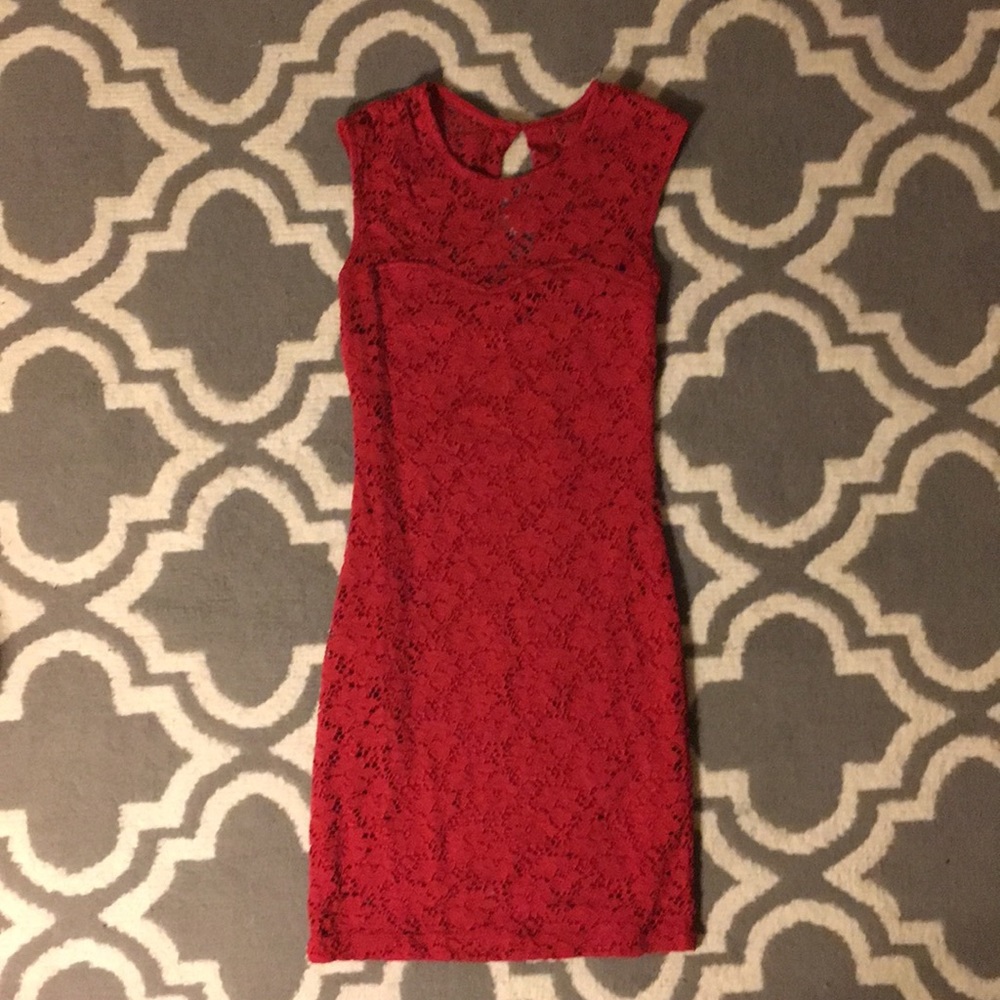 🎉SALE🎉 Lace Bodycon Dress - Picture 4 of 7